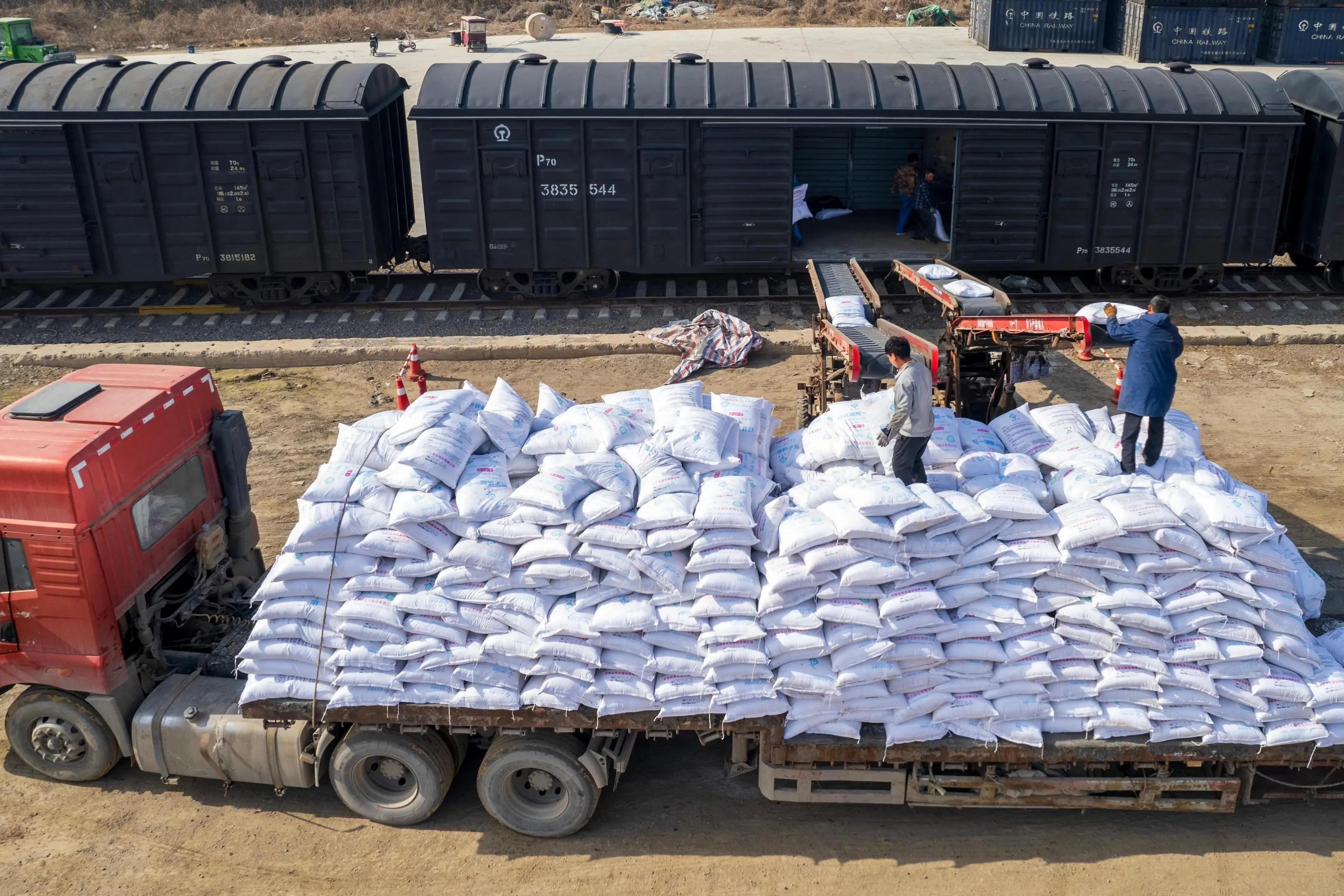 卡車(chē)裝運(yùn)